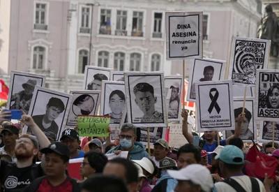 Protesto no Peru chegam a Lima e número de mortos sobe para 49