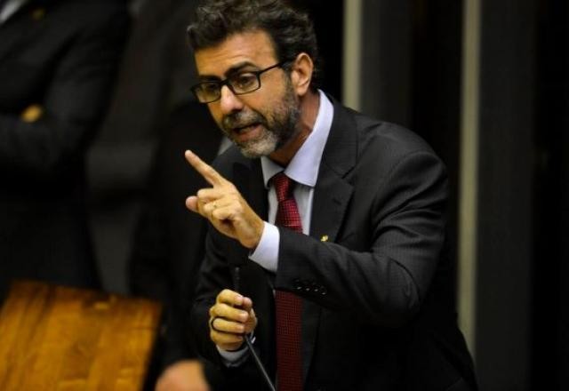 Marcelo Freixo anuncia saída do PSOL e filiação ao PSB