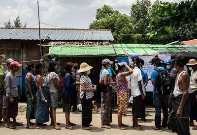 Total de deslocados internos em Mianmar duplica em um ano