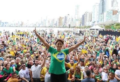 Michelle vira 'trunfo' para atrair eleitorado feminino a Bolsonaro