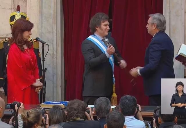 Javier Milei toma posse como presidente da Argentina