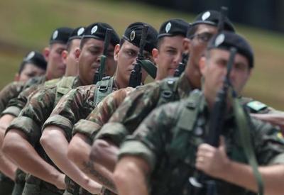 1.500 militares da ativa são beneficiados por decreto de Bolsonaro