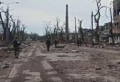 Vídeo: soldados russos começam a desativar minas terrestres em Azovstal