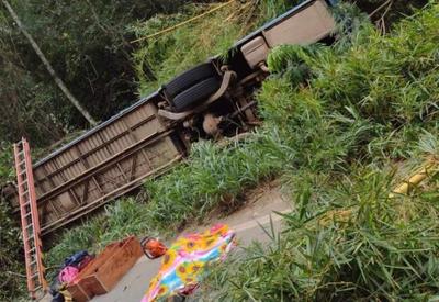 Minas Gerais: 7 pessoas morrem em acidente com ônibus