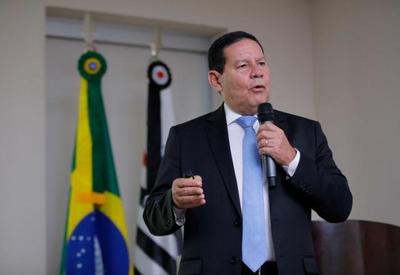 Após Bolsonaro deixar o país, Mourão sinaliza que fará pronunciamento