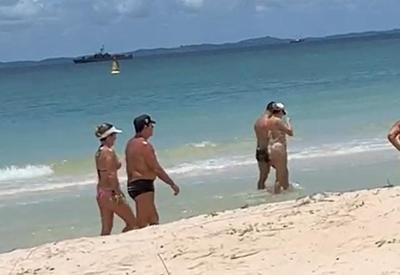 Vice-presidente Hamilton Mourão é visto aproveitando a praia no feriado