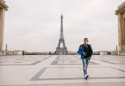 França suspende uso obrigatório de máscara em ambientes ao ar livre