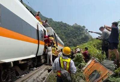 Descarrilamento de trem em Taiwan deixa pelo menos 48 mortos