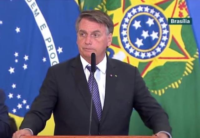 "Todos tinham direito de ir e vir", diz Bolsonaro sobre ditadura militar