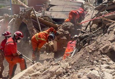 Construções de tijolos de barro dificultam operações de resgate no Marrocos