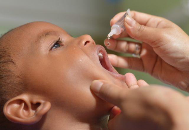 Com baixa adesão, Saúde deve prorrogar vacinação contra poliomielite