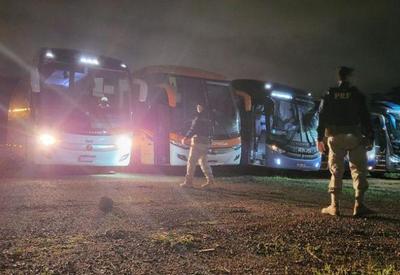 PRF apreende 65 ônibus que participaram dos atos criminosos em Brasília