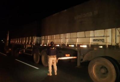 PRF apreende caminhão com quase 15 toneladas de excesso de peso
