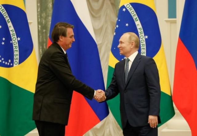 "Brasil apoia qualquer outro país que busque a paz", diz Bolsonaro a Putin