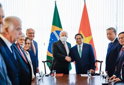 Governo assina acordos com o Vietnã, e Lula aceita convite para ir ao país