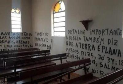 Criminoso terraplanista vandaliza capela no interior de SP