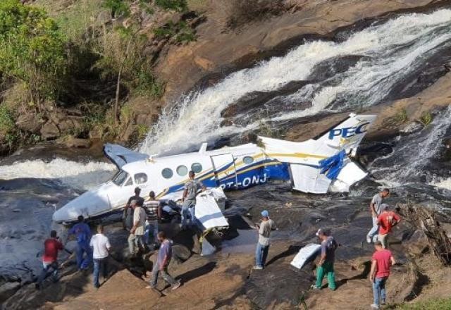 Tripulação do avião de Marília Mendonça não relatou emergência