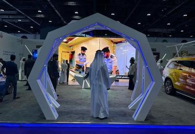 Tecnologia na comunicação impulsiona segurança nos Emirados Árabes