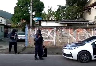 RJ: Polícia faz operação contra invasão e loteamento de terrenos pela milícia