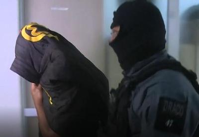 Operação prende policiais suspeitos de ajudar milicianos no RJ