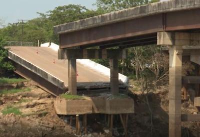 Ponte interditada desaba na BR-319 e isola região no Amazonas