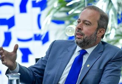 Ministro de Minas e Energia anuncia novos secretários da pasta