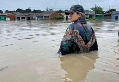 Prefeita de Atalaia (AL) recebe críticas por tirar fotos em enchente