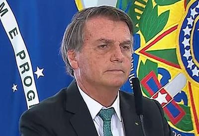 Bolsonaro lança minipacote de combate à corrupção e volta a atacar Moro