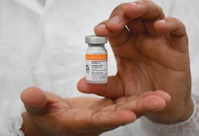 Saúde começa a distribuir mais de 740 mil doses da CoronaVac