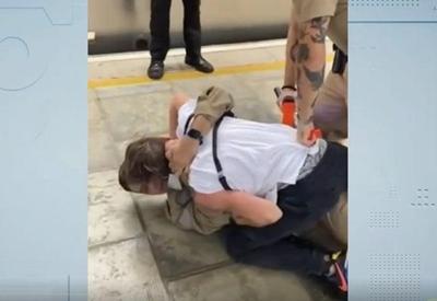 Jovem é agredido por seguranças em estação de trem em SP