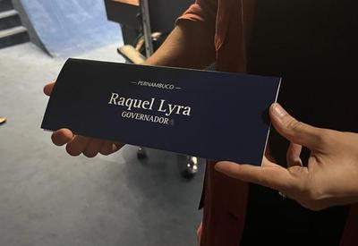 Com plaquinha de "governador", Raquel Lyra cita diferença de tratamento no Senado