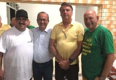 De folga, Bolsonaro participa de eventos com Ratinho em SC