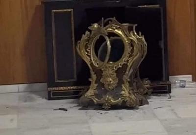 Relógio dado a Dom João VI está entre itens destruídos por golpistas