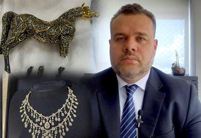 "Explicações não convencem", diz doutor em Direito sobre joias de Bolsonaro