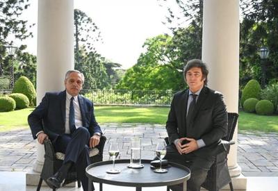 Milei e Fernández se encontram para dar início à transição de governo na Argentina