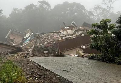 Prédio de 5 andares desaba em Gramado (RS); local já tinha sido evacuado
