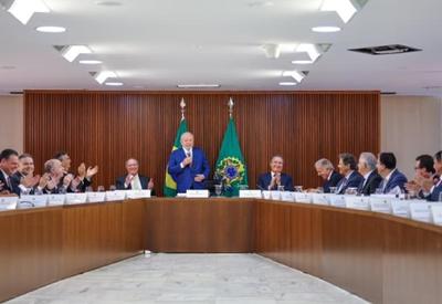 Bolsa fecha em alta no dia da primeira reunião ministerial do governo Lula