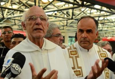 "Marreta em toda arquitetura hostil", diz padre Júlio Lancellotti no Palácio do Planalto