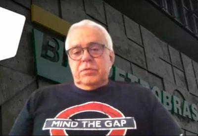 De saída, presidente da Petrobras dá recado em camiseta: "Mind the gap"