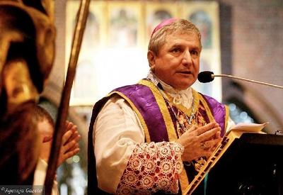 Vaticano pune bispo polonês acusado de encobertar casos de pedofilia