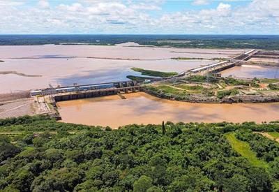 Usina Hidrelétrica Santo Antônio suspende atividades devido a seca no Norte