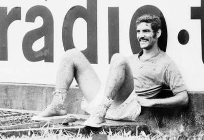 Rildo ex-jogador do Santos e da seleção brasileira morre, aos 79 anos