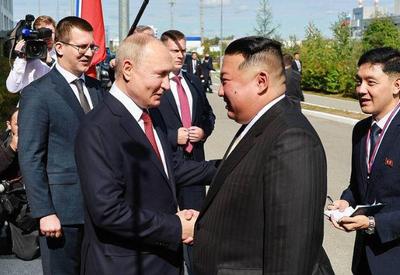 Putin e Kim Jong-un se encontram em base de lançamento espacial russa