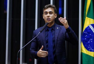 Tabata acusa Nikolas de transfobia e pede cassação de deputado