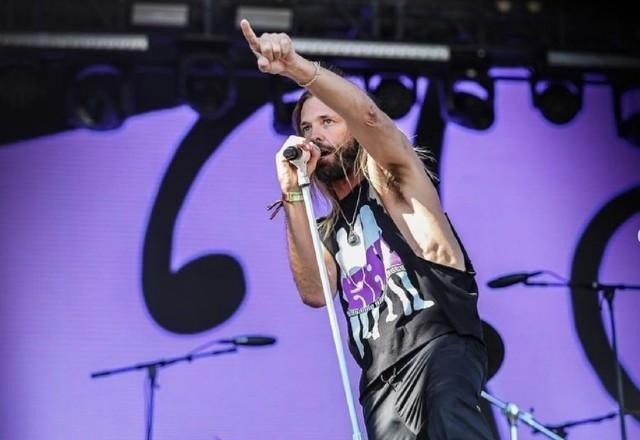 Baterista do Foo Fighters morre aos 50 anos e show no Brasil é cancelado