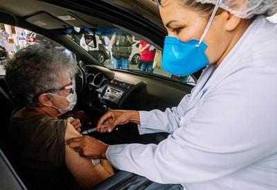 Covid-19: SP começa a vacinar idosos de 72 a 74 anos