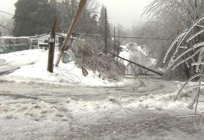 Tempestade de gelo deixa 1 milhão de canadenses sem energia elétrica