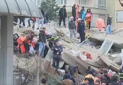 Terremoto na Turquia: navio de passeio recebe desabrigados