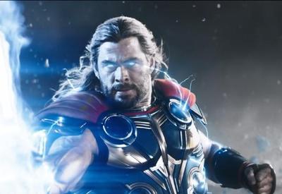 "Thor: Amor e Trovão" traz o herói em crise de meia-idade