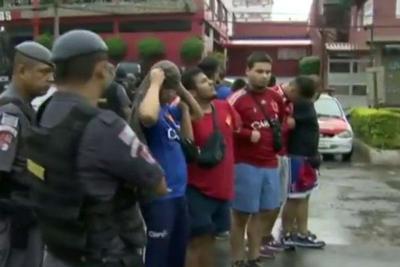 Torcedores chilenos são presos após confusão com a PM na Arena Corinthians